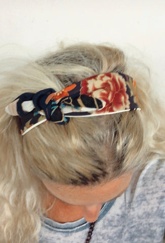 Reversible headband with tie